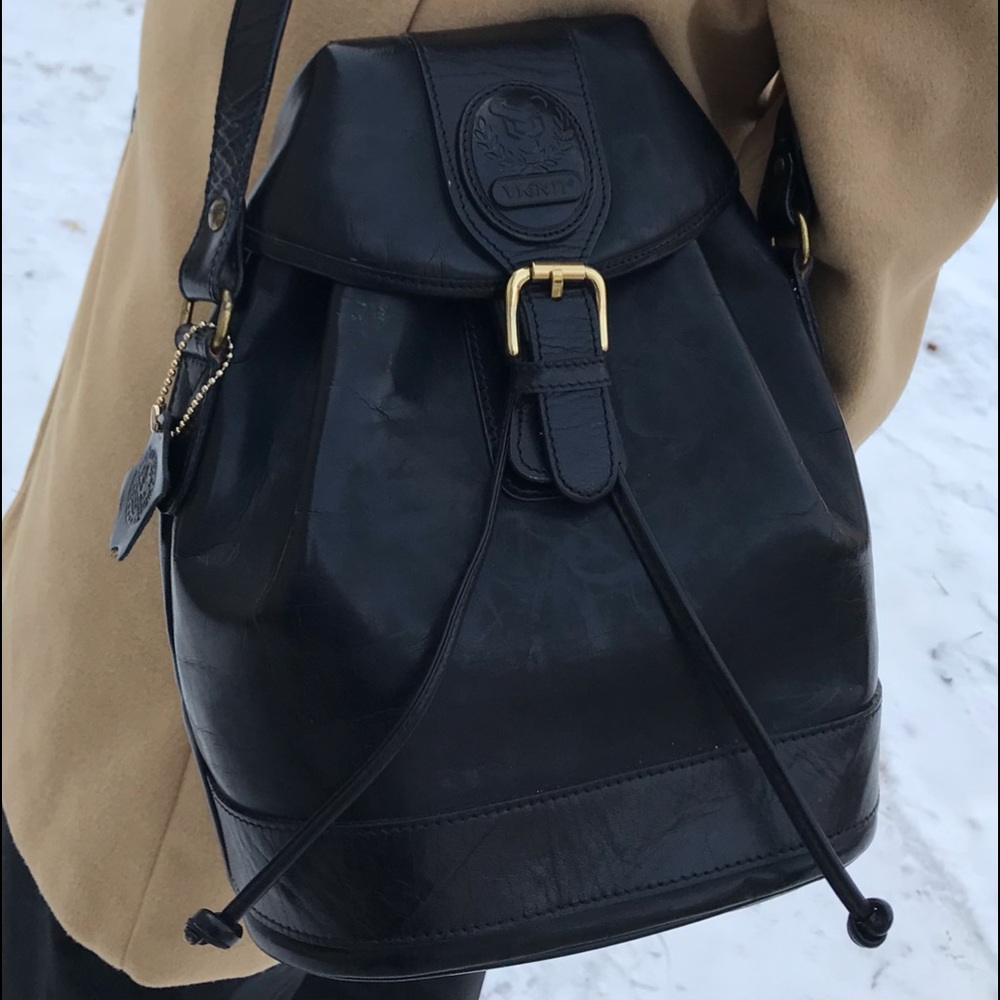 Vintage Black Leather Crossbody Drawstring Backpack - Classic Designer Style
